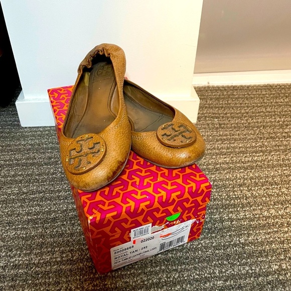 Royal tan Tory Burch Reva Flats - Picture 1 of 3